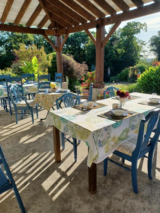 La Grange Terrou Pensionat Saint-Germain-de-Confolens Eksteriør billede