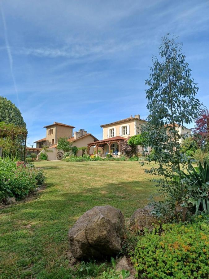 La Grange Terrou Pensionat Saint-Germain-de-Confolens Eksteriør billede